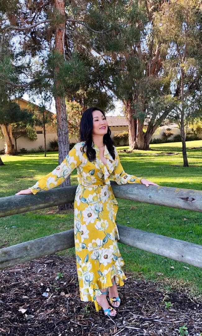 Dù đi chơi xa hay gần nhà, Hồng Đào cũng chọn trang phục rất kỹ lưỡng, đẹp mắt.