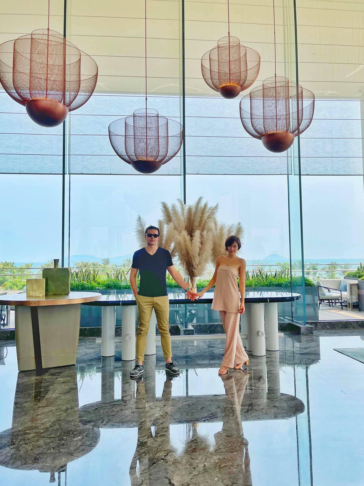 Dù bận rộn với công việc lẫn chăm con nhưng hai vợ chồng Phương Mai vẫn dành thời gian hẹn hò lãng mạn.