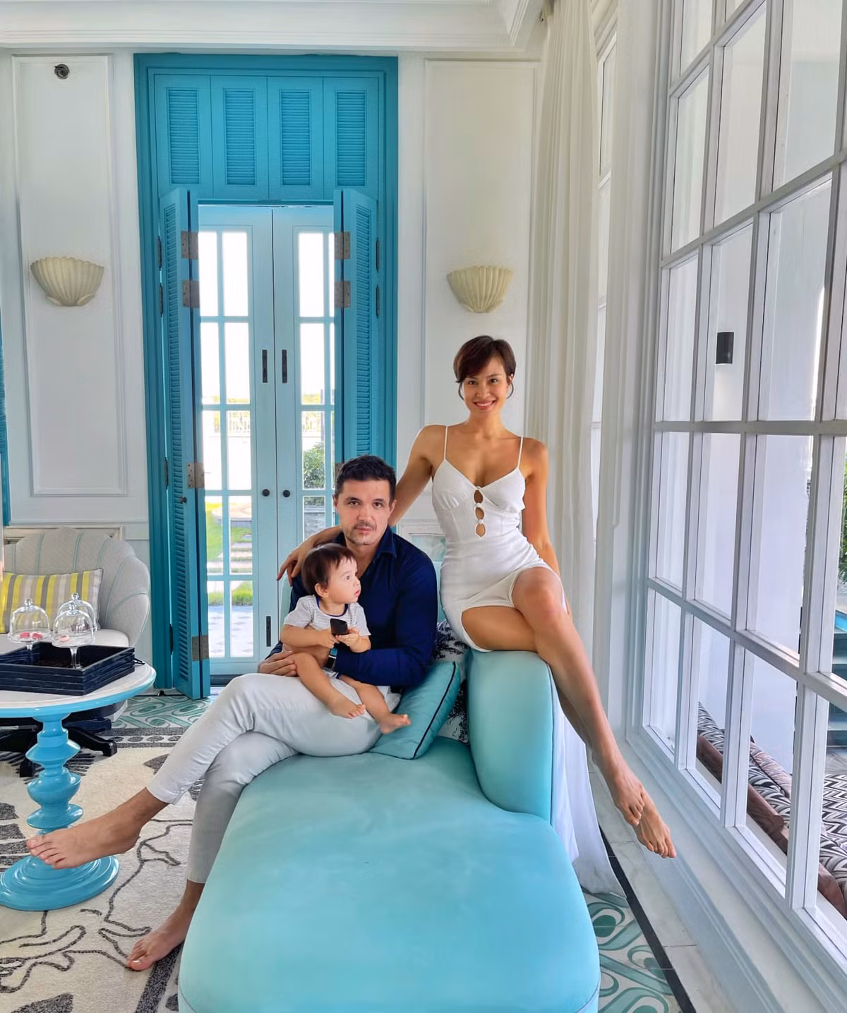 Con trai của Phương Mai và chồng Tây chào đời vào tháng 11/2019 khiến tổ ấm của nữ MC càng thêm hạnh phúc viên mãn.