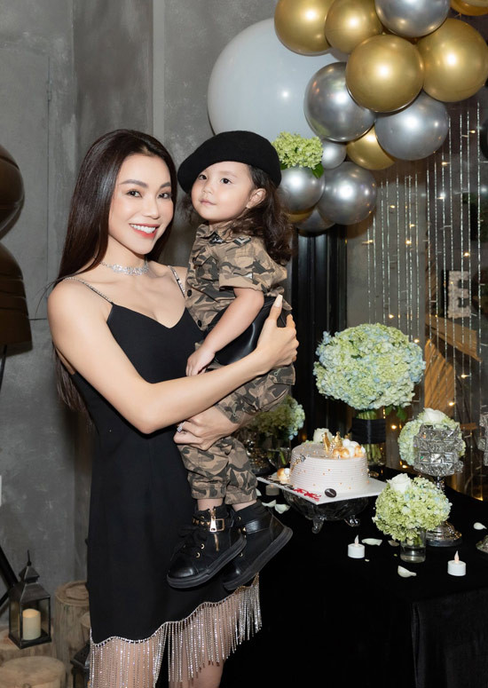 Ngoài ca hát, Trà Ngọc Hằng còn kinh doanh nhà hàng, spa, thời trang trẻ em.