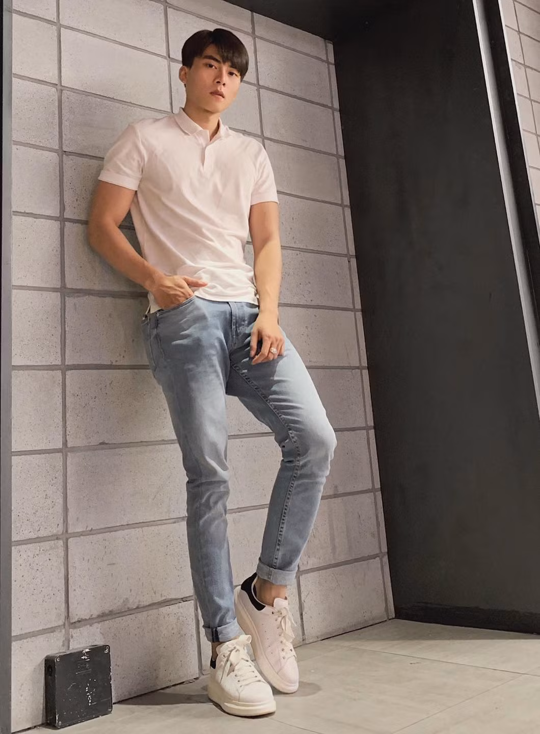 Chàng hot boy sinh năm 1994 đến từ Lạng Sơn được biết đến nhiều hơn khi tham gia chương trình Quý ông đại chiến mùa 2.