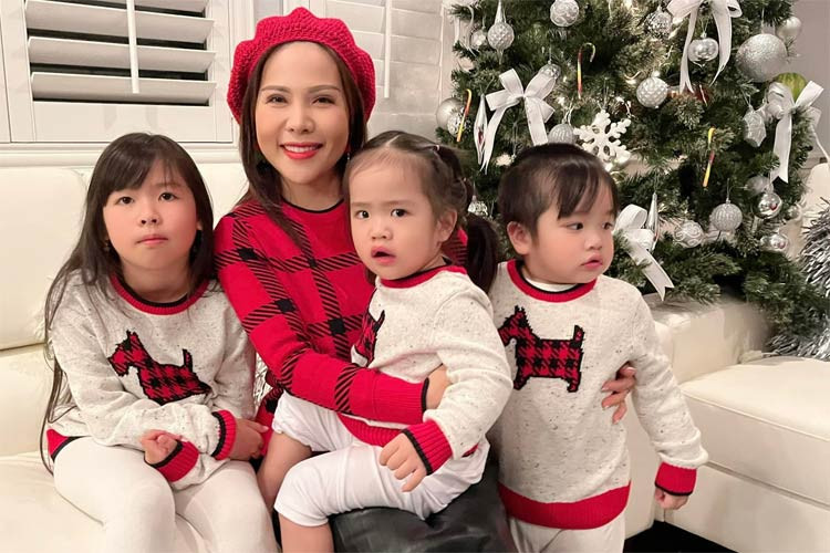 Thắm Bebe và ba con gái.