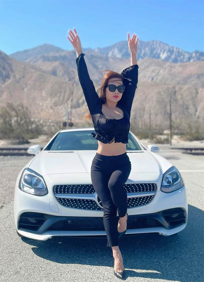 Chồng Thắm Bebe còn tung cả tin nhắn mùi mẫn giữa cô và Hoàng Anh để làm chứng.