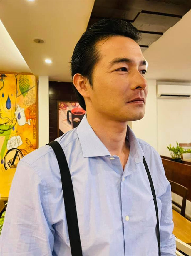 Sở hữu chiều cao 1m85 và khuôn mặt điển trai, trước khi chung sống với Phượng Chanel, Quách Ngọc Ngoan là một nam diễn viên rất đắt show.