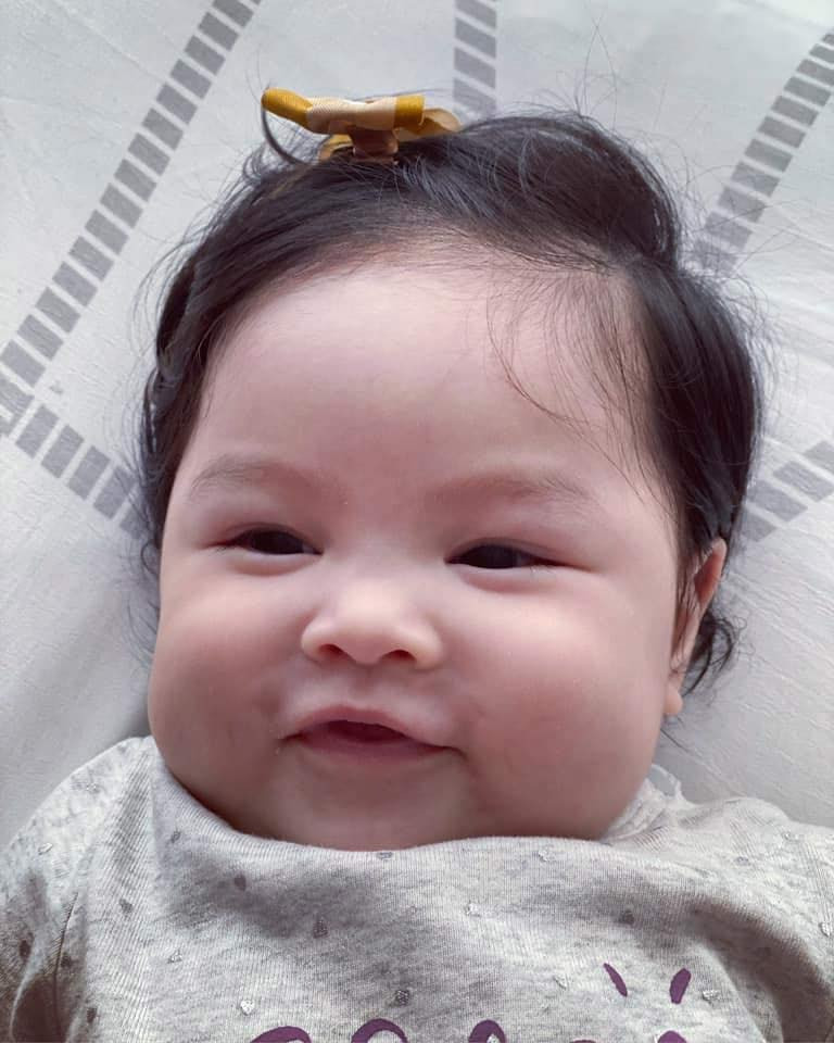 Mặc dù công khai ảnh con gái trên trang cá nhân nhưng nam diễn viên “Đập cánh giữa không trung” vẫn giữ kín danh tính của mẹ bé.