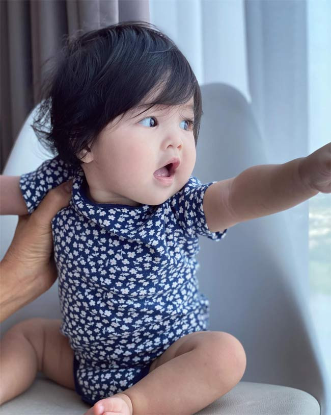 Con gái thứ hai của Trần Bảo Sơn và vợ mới có tên Trần Bảo Khanh. Cô nhóc rất bụ bẫm và xinh xắn.