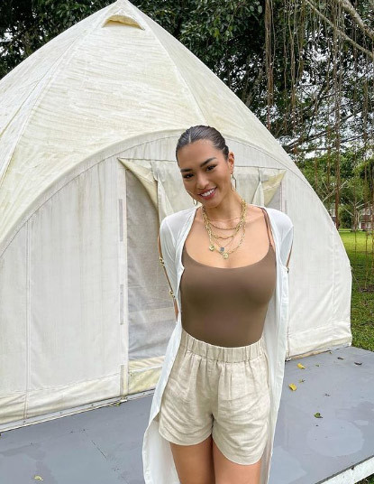 Tân Hoa hậu Hoàn vũ Thái Lan rất tự tin với vóc dáng của mình dù không hoàn hảo theo tiêu chí của các cuộc thi hoa hậu.