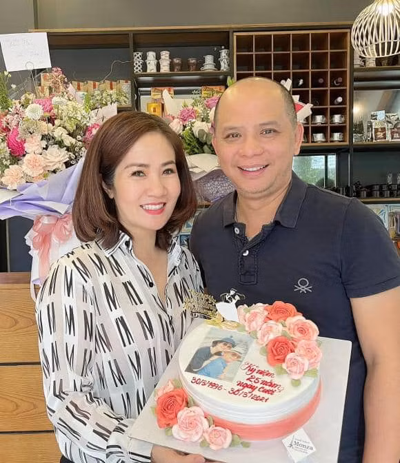 Diễn viên Anh Tuấn - Nguyệt Hằng đã có 25 năm gắn bó bên nhau.