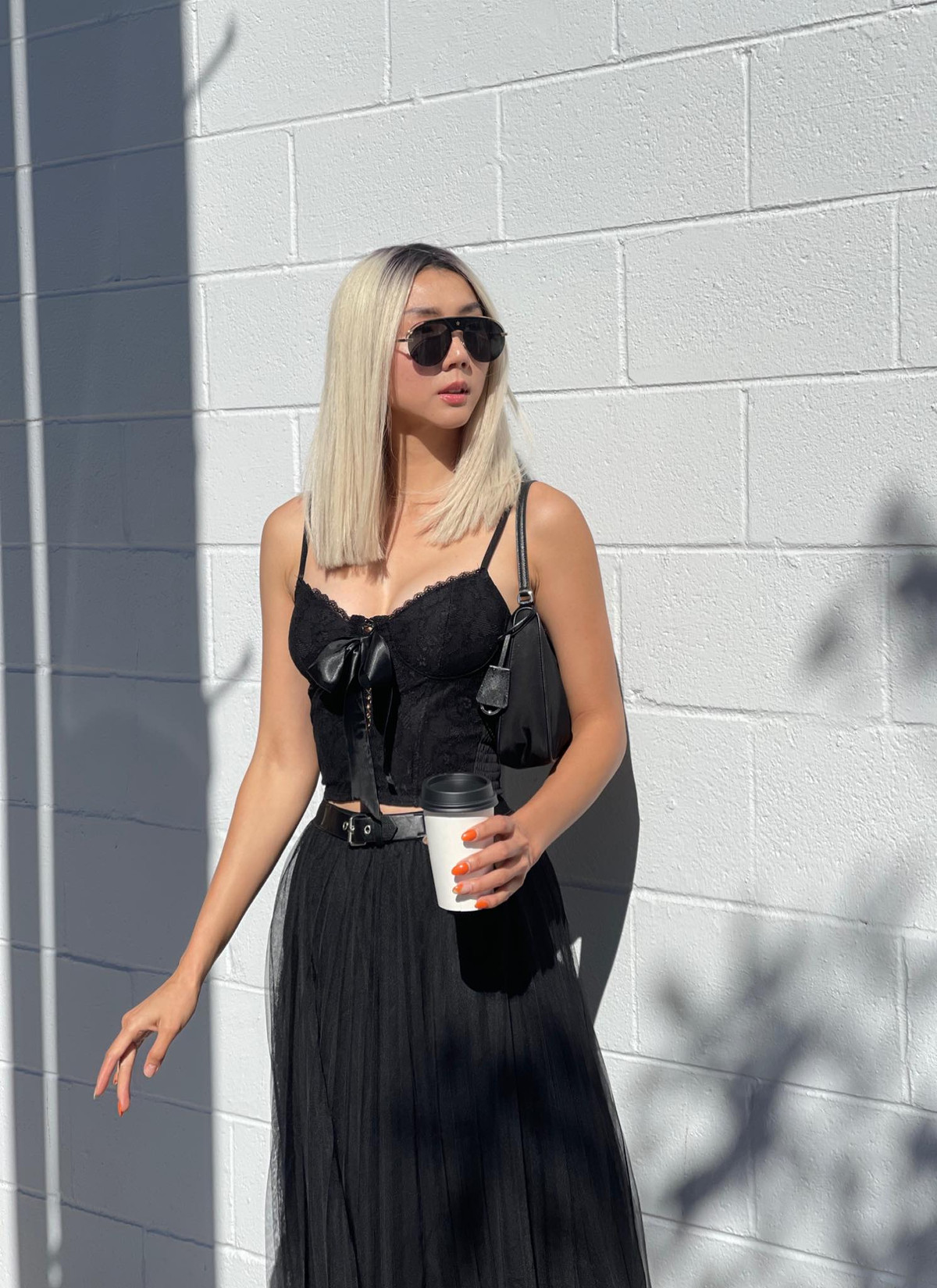 "Nhờ có con mẹ hiểu và thương bà ngoại hơn. Mẹ bớt cứng đầu hơn rất nhiều. Cám ơn con và ai đó làm khó mẹ, trước mẹ giận họ lắm nhưng nhờ những cái khó đó mẹ hoàn hảo hơn, trách nhiệm và hoàn thiện những kỹ năng bắt buộc mẹ phải có nếu mẹ muốn bay xa hơn", Ngọc Quyên gửi lời yêu thương đến con.