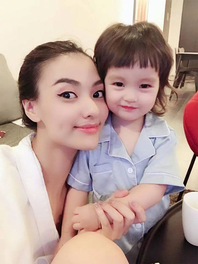 Mẹ đơn thân showbiz Việt cho biết mỗi tháng cô tốn 15 triệu tiền chăm con từ tiền học mẫu giáo, tiền học tiếng Anh, bảo hiểm, sữa…