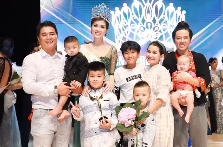 Nhiều người chỉ trích Oanh Yến ham thi thố bởi đầu tháng 7/2019, Oanh Yến đăng quang Nữ hoàng Sắc đẹp Thế giới 2019 tổ chức ở Hàn Quốc khi mới sinh con thứ 5 được ít tháng.