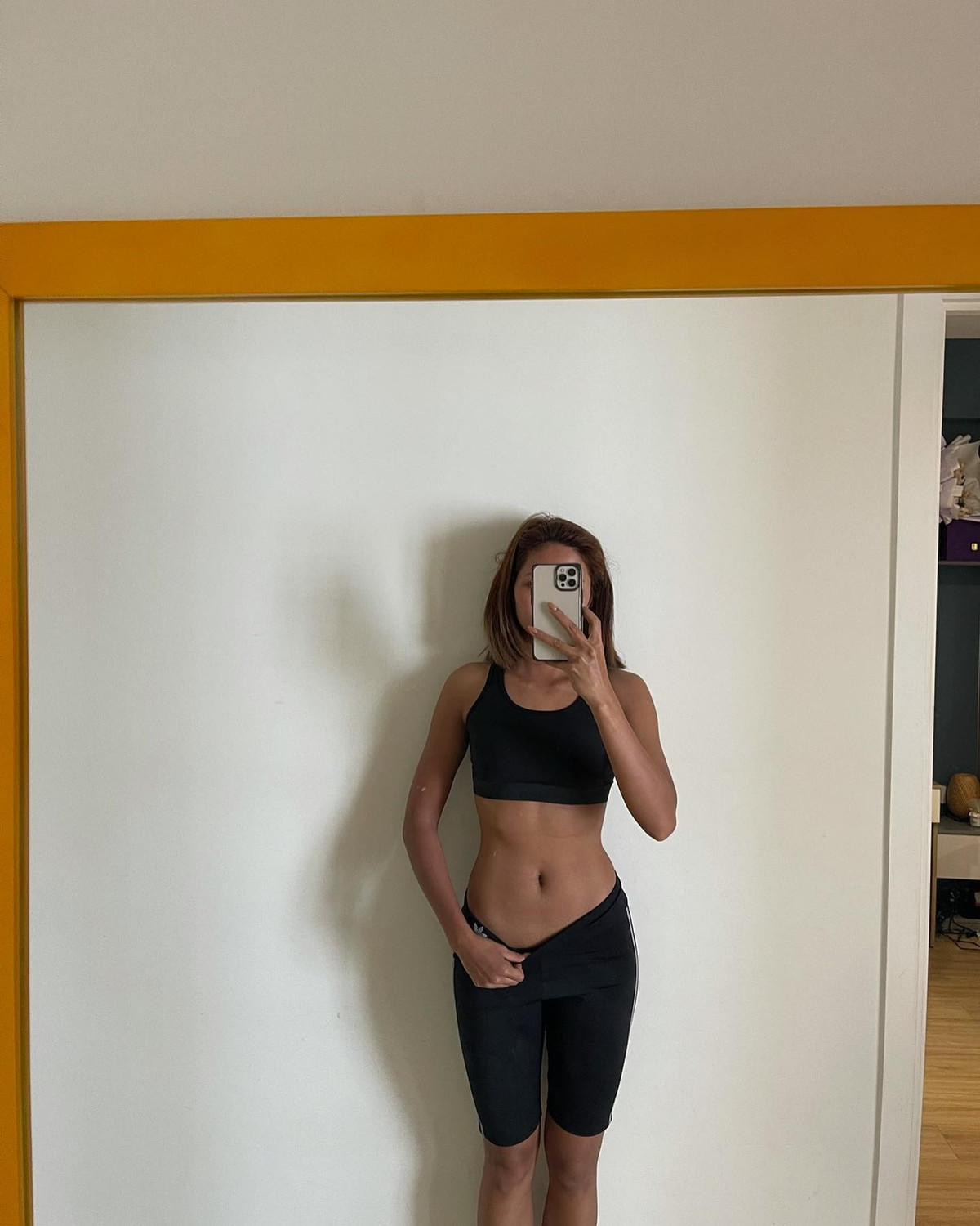 Người đẹp thường xuyên chia sẻ hình ảnh cho thấy mình đẹp lên mỗi ngày nhờ nỗ lực của bản thân.