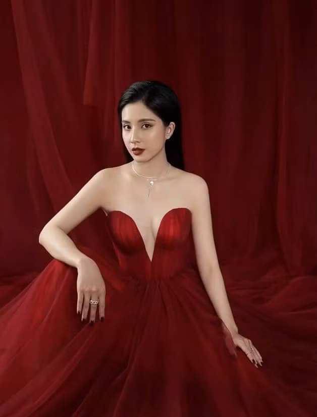 Sở hữu gương mặt xinh đẹp, vóc dáng ưa nhìn cùng chiều cao 1m65 nên Thiên An còn làm người mẫu ảnh.