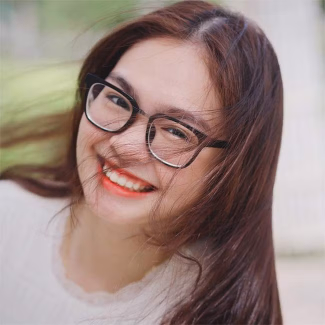 Thiện Nhân của hiện tại tự tin hơn rất nhiều so với cô bé rụt rè, nhút nhát của 7 năm trước.