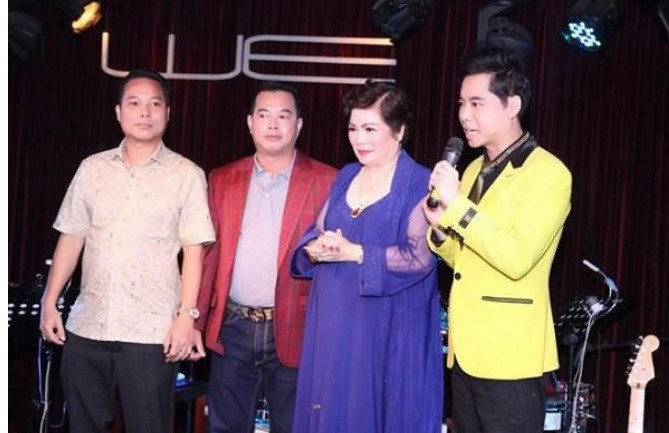 Trong những sự kiện của gia đình mới thấy hai em trai của Ngọc Sơn xuất hiện trước công chúng.