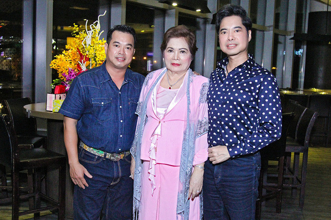 Trái ngược với hai anh, người em út của "ông hoàng nhạc sến" là Ngọc Hà lại có cuộc sống kín tiếng. Từng theo anh ba đi hát, thế nhưng sau này Ngọc Hà cũng có hướng đi riêng và ít xuất hiện trước đám đông.