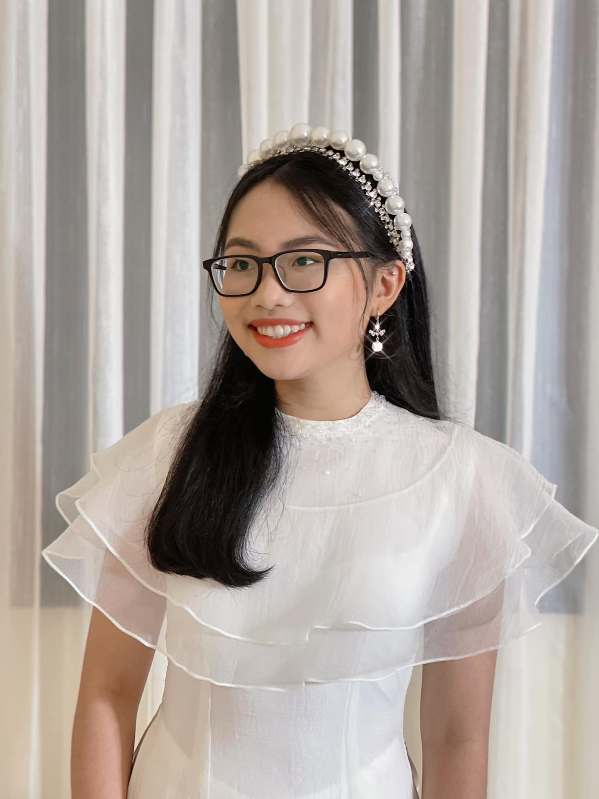 "Ở tuổi đã biết đẹp là gì nên Chi cũng đặc biệt quan tâm đến việc chăm chút bản thân", cô bạn chia sẻ.