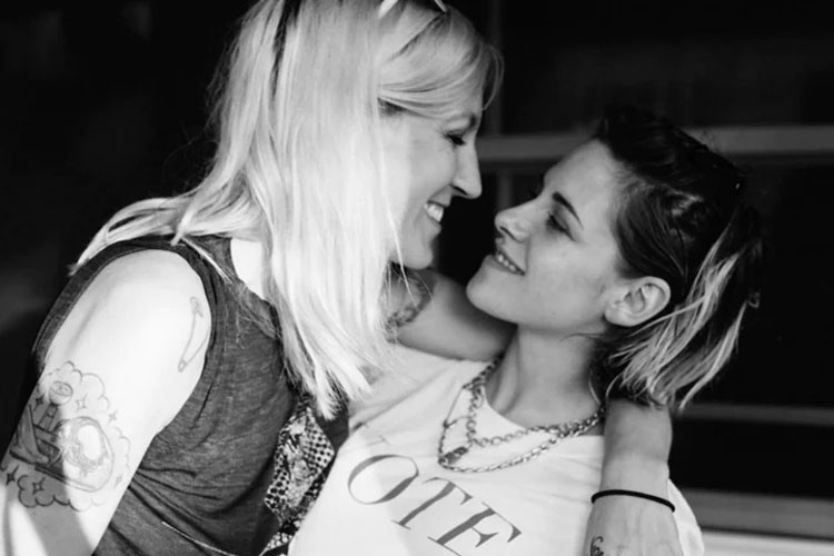 Trên trang cá nhân, Dylan thỉnh thoảng chia sẻ khoảnh khắc tình tứ của cô và bạn gái nổi tiếng. (Ảnh: Instagram)