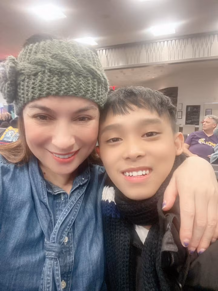 Phi Nhung tran tinh chuyen Ho Van Cuong: Do them dau vao lua!