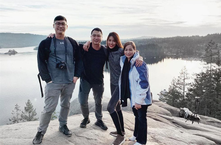 Làm dâu nhà hào môn, Lan Khuê rất được lòng nhà chồng.và thường xuyên đi du lịch cùng gia đình Tuấn John.