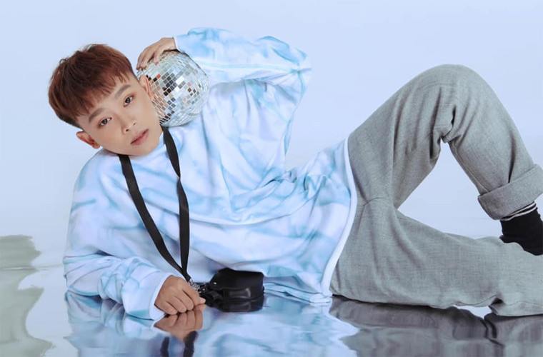 Hình ảnh chàng thanh niên Hồ Văn Cường 18 tuổi giờ khác xa với chú bé nhút nhát dễ khóc năm nào khi mới xuất hiện trong chương trình Thần tượng âm nhạc nhí 2016.