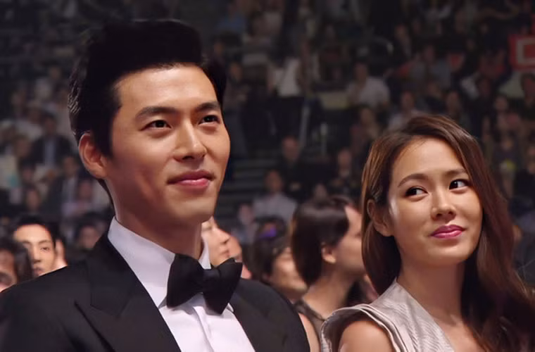Hyun Bin từng chia sẻ, anh ký hợp đồng tham gia bộ phim “Cuộc đàm phán sinh tử” là vì biết Son Ye Jin sẽ đóng cặp với mình.