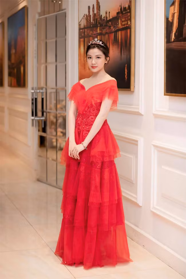 Lương Thanh được khán giả biết tới qua nhiều bộ phim như: "Hoa hồng trên ngực trái", "11 tháng 5 ngày", "Cả một đời ân oán", "Những cô gái trong thành phố"...