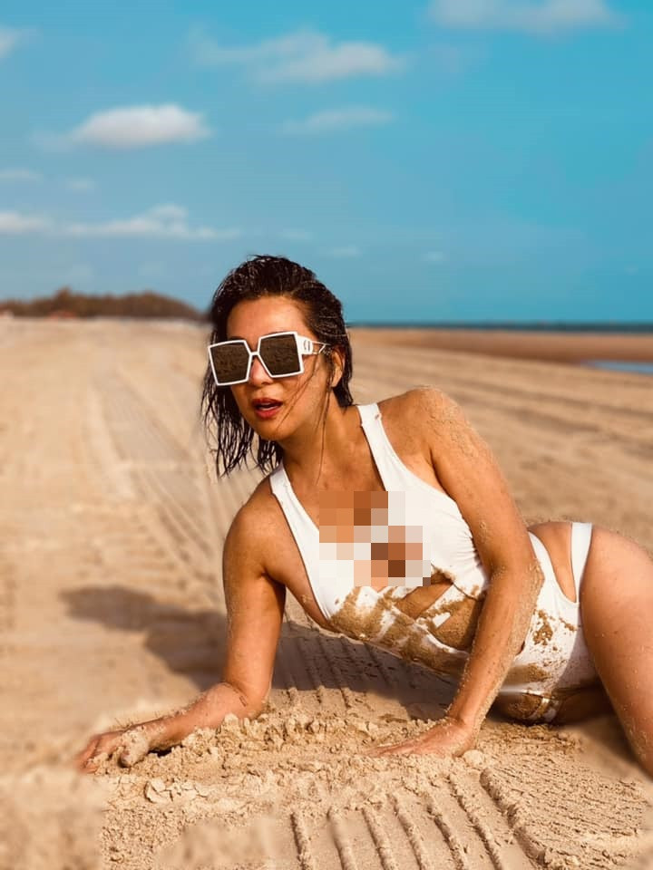 MC Kỳ Duyên diện bikini khoe đường cong hình thể "đốt mắt" người đối diện.