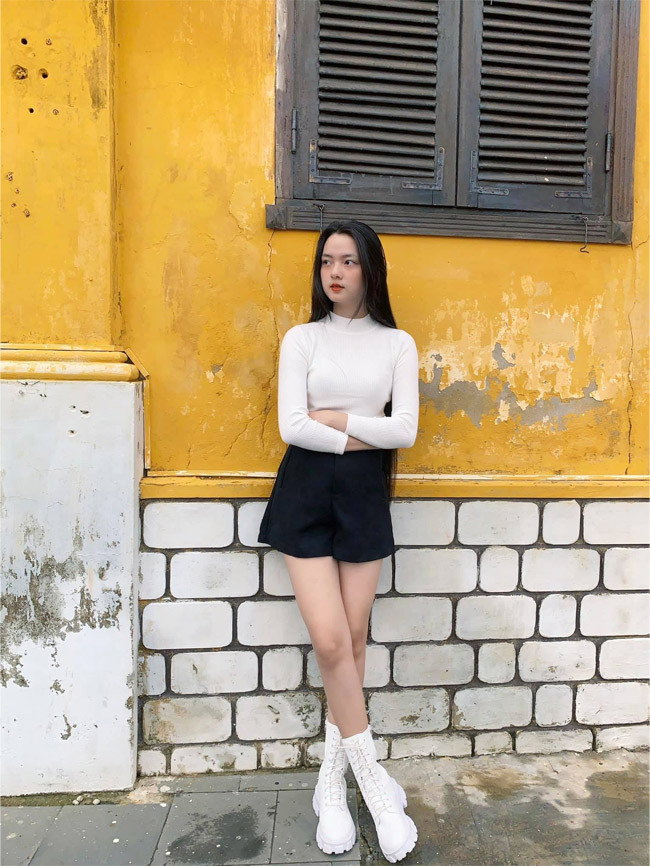 Tuy không có lợi thế chiều cao so với các thí sinh khác nhưng Mai Thảo Trang lại sở hữu cơ thể cân đối cùng đôi chân dài.