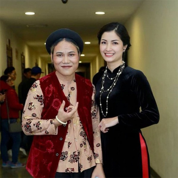 Dù khá kín tiếng chuyện đời tư nhưng qua những lần chia sẻ của Vượng Râu, bà xã của nam danh hài được xem là niềm ngưỡng mộ của bao bà mẹ "bỉm sữa".