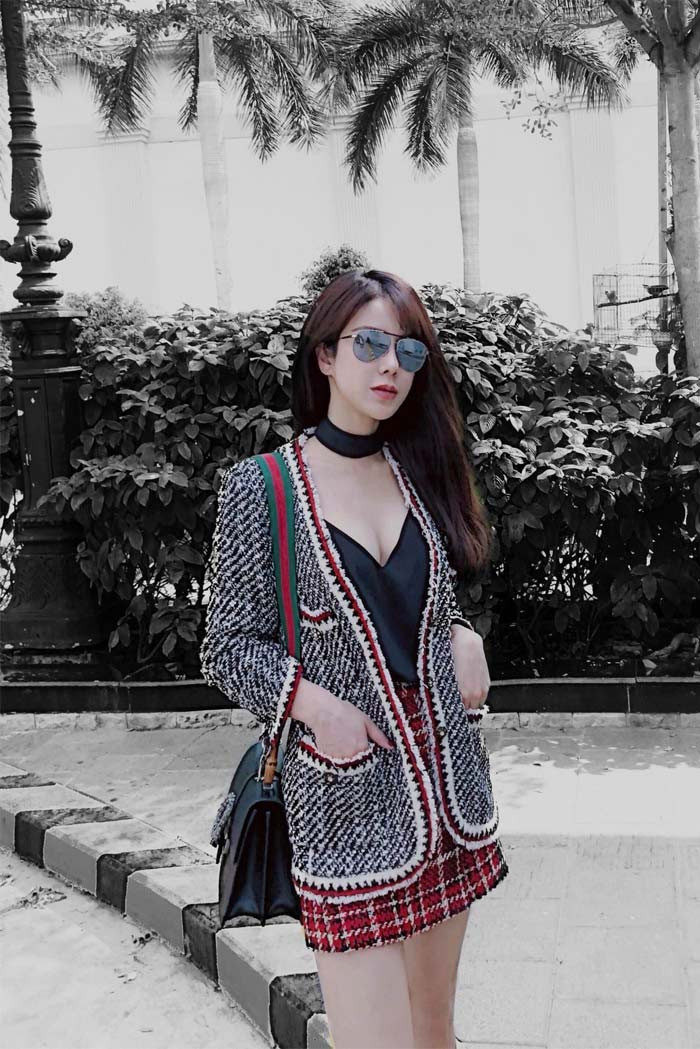 Người đẹp sinh năm 1989 sở hữu chiều cao 1m69 với số đo 3 vòng 88-63-93 nên cô mặc đồ gì cũng rất gợi cảm.