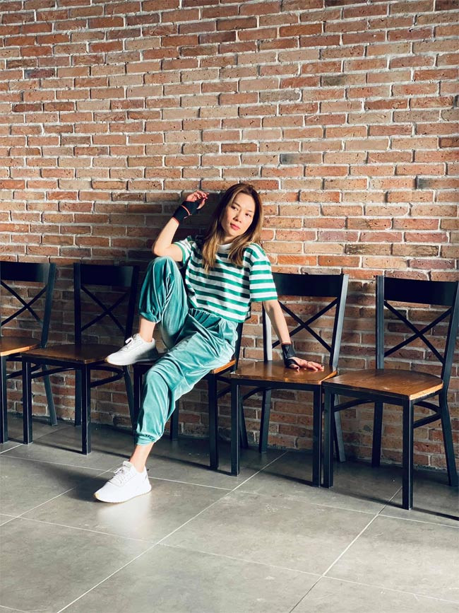 Giàu có và nổi tiếng nhưng Mỹ Tâm rất giản dị và không chạy theo đồ hiệu hay ham sắm xe sang. Cô cũng không thích khoe về khối tài sản của mình mà chỉ âm thầm lao động và hướng tới các hoạt động thiện nguyện thông qua quỹ mang chính tên cô.