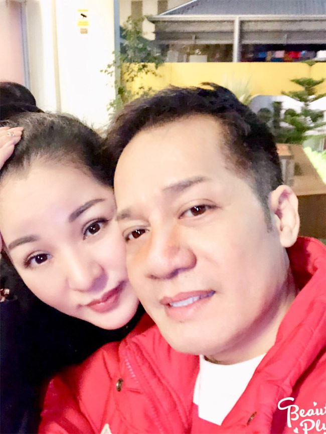 Năm 1988, Minh Nhí tốt nghiệp với tấm bằng loại giỏi và sau đó trở thành giảng viên Cao đẳng Sân khấu Điện ảnh TP.HCM. Anh là thầy của rất nhiều nghệ sĩ nổi tiếng như: Tiết Cương, Thúy Nga, Việt Hương, Hạnh Thúy, Cao Minh Đạt, Ngọc Trinh, Lê Quốc Nam, Quốc Thuận…