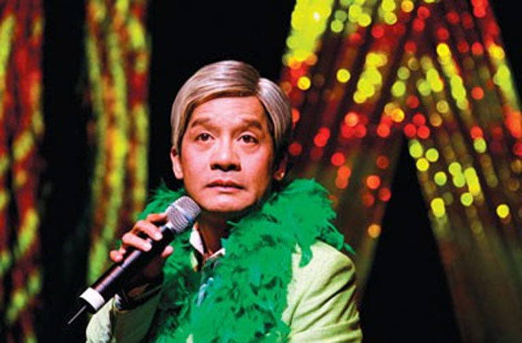 Đây là thời kỳ khó khăn nhất của Minh Nhí và anh khó khăn tới mức không có đủ 50.000 đồng trong túi. "Lúc đó tôi phải bán đất, cắt phần sau của nhà để bán lấy tiền tiêu”, Minh Nhí tâm sự. (Ảnh: Tiền phong)