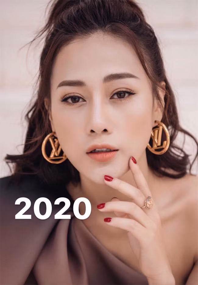 Năm 2020, Phương Oanh công khai hình ảnh trước và sau phẫu thuật chỉnh sửa nhan sắc. Nữ diễn viên sinh năm 1989 sang tận Hàn Quốc để chỉnh sửa khuôn mặt.