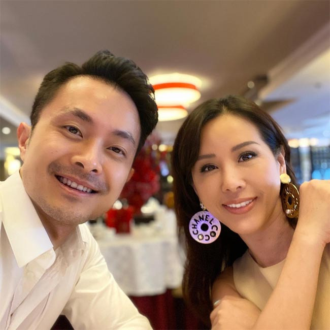 Trước đó, Thu Hoài từng trải qua 3 cuộc tình đổ vỡ và có hai con trai, 1 con gái. Thu Hoài và Trí Tống có nhiều sở thích chung là du lịch nên trong suốt quãng thời gian yêu nhau, họ cùng nhau đi du lịch nhiều nơi trên thế giới.