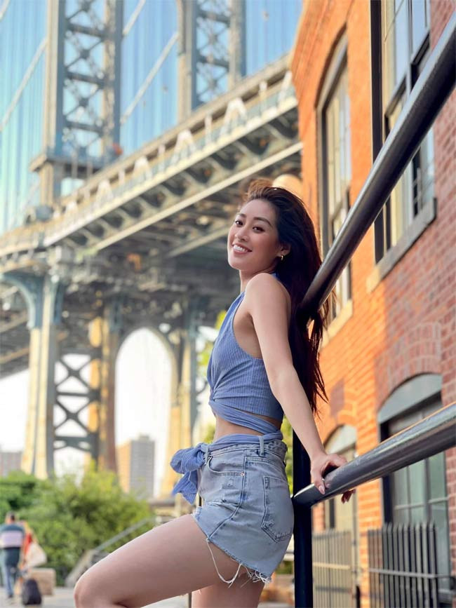 Hiện do tình hình dịch COVID-19 đang bùng phát ở Việt Nam nên các chuyến bay từ Mỹ về Việt Nam rất hạn chế, cũng như quy định về nhập cảnh gặp nhiều khó khăn, do đó Khánh Vân chưa thể về Việt Nam dù cuộc thi đã kết thúc từ ngày 17/5/2021.