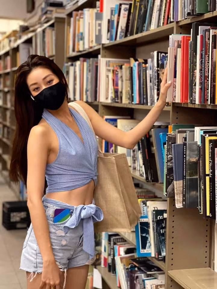 Sau khi kết thúc cuộc thi Hoa hậu Hoàn vũ 2020 tổ chức tại Mỹ, Hoa hậu Khánh Vân bị sụt mất 6 kg.