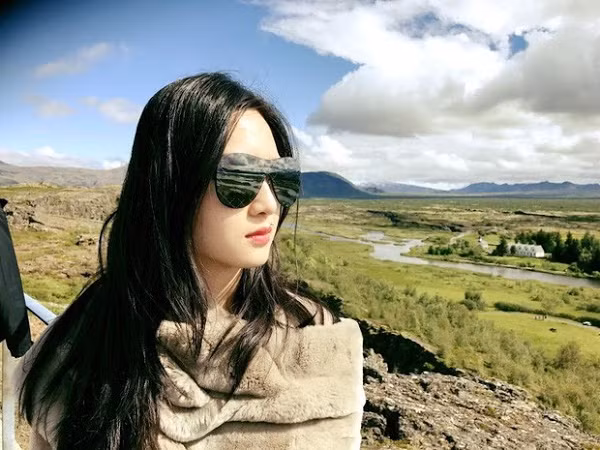 Anh Sa tận hưởng cuộc sống đáng mơ ước ở tuổi 25.