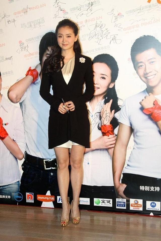 Đang độ nổi tiếng thì Vương Diễm quyết định rời xa showbiz để có thời gian chăm sóc cho mẹ của bạn trai, đại gia bất động sản Vương Chí Tài. (Ảnh: internet)