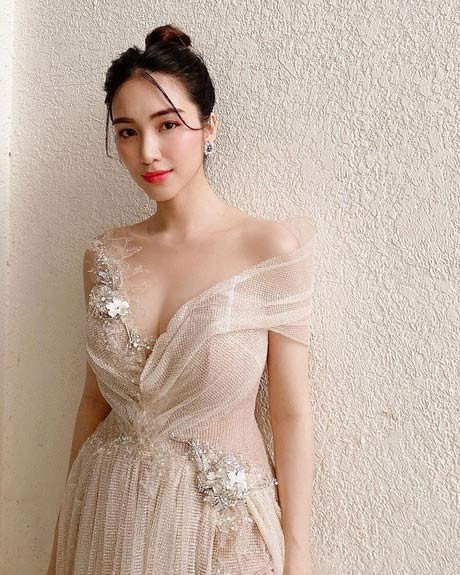 Hoa Minzy va loat sao Viet bi mat mang bau, sinh con