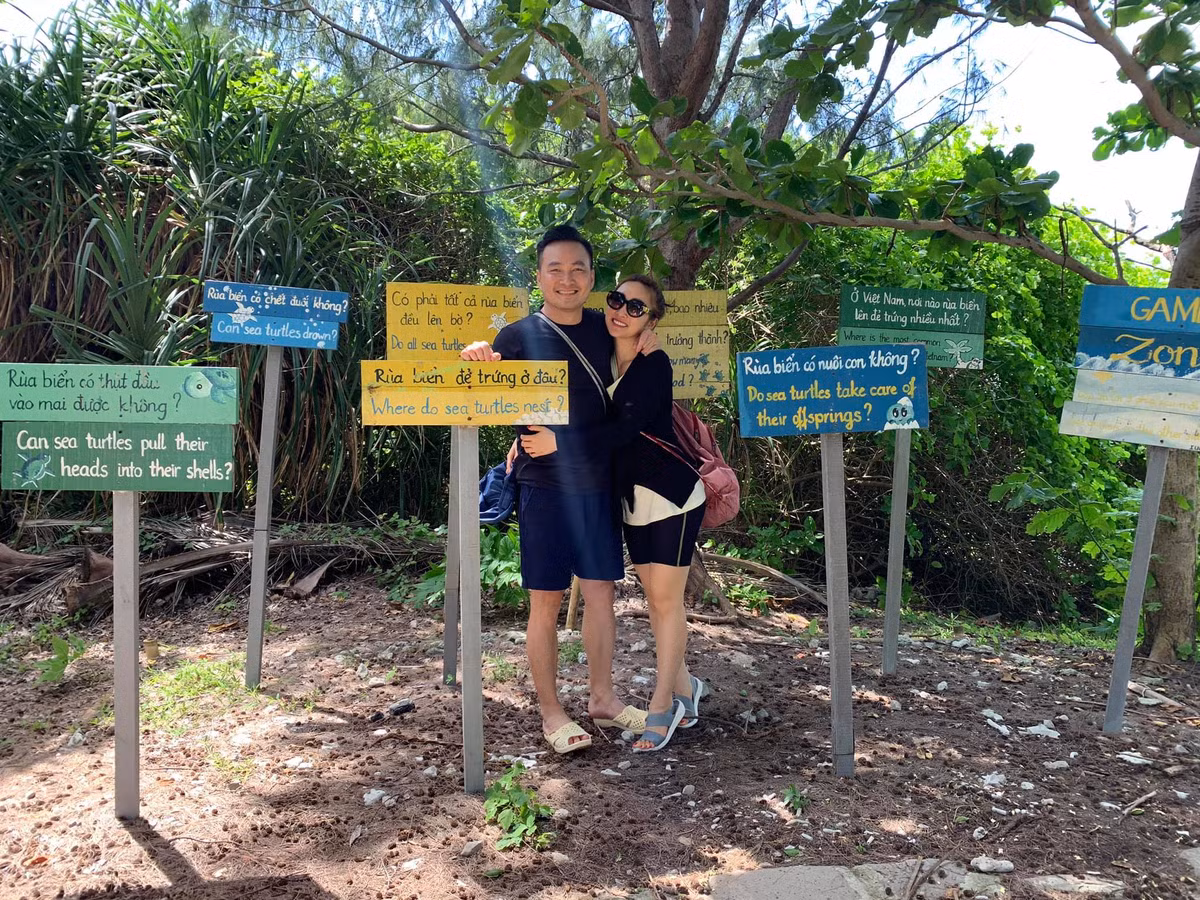 Cặp đôi "dính như sam" trong cuộc sống lẫn công việc.