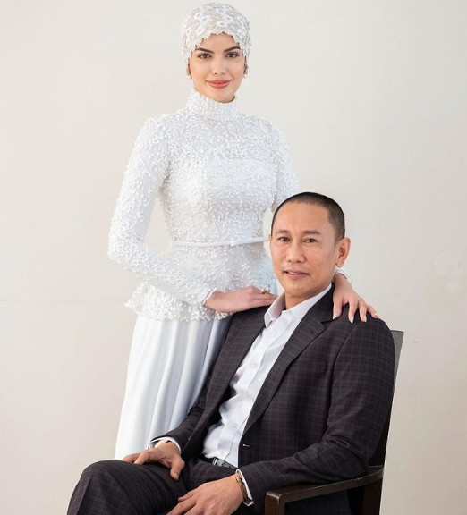 Cái tên Sharifa Akeel lại một lần nữa được nhiều người tìm kiếm khi ngày 25/8 vừa cô chính thức kết hôn với nghị sĩ Esmael "Toto" Mangudadatu.