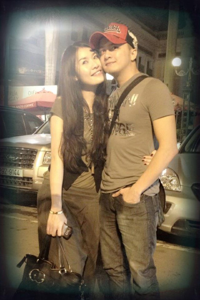 Cũng vào năm 2012, Cao Thái Sơn lại dấy lên nghi vấn hẹn hò nữ ca sĩ Quế Vân khi cả hai liên tục “thả thính” nhau trên trang cá nhân và công khai xuất hiện tình tứ trong nhiều sự kiện. (Ảnh: GDVN)