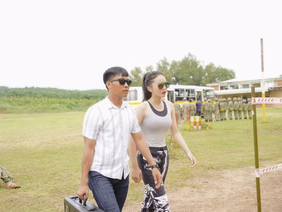 Chia sẻ những hình ảnh lưu lại buổi diễn tập cuối cùng trong chương trình, Hoa hậu Việt Nam 2014 khiến fan trầm trồ trước ngoại hình lẫn thần thái ngút ngàn.