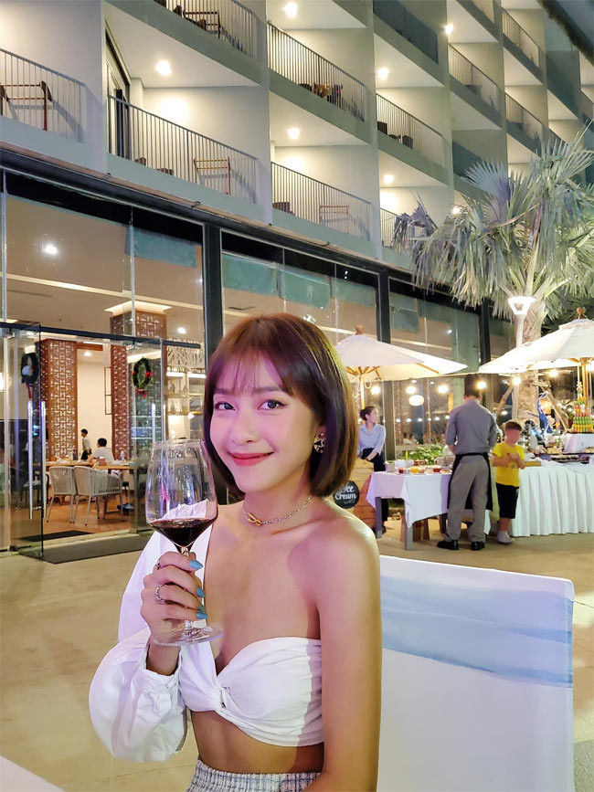 Mặc dù gầy đi trông Khả Ngân mảnh mai hơn nhưng người hâm mộ vẫn thích ngắm cô lúc "xôi thịt" hơn.