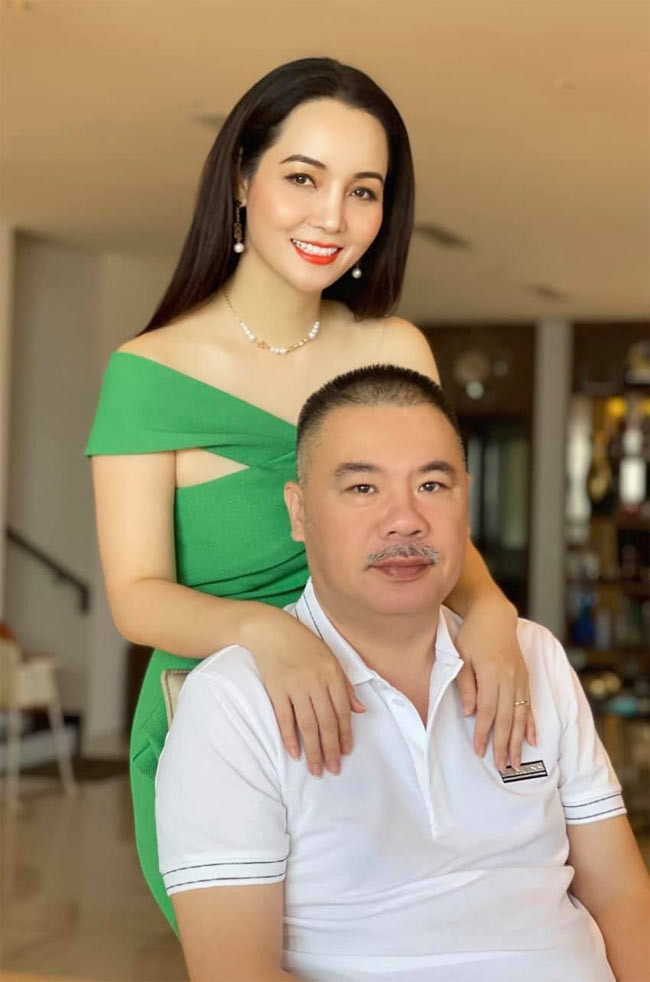 Có chồng là hậu phương vững chắc nên Mai Thu Huyền được thỏa sức với nghiệp diễn từ vai trò diễn viên, đạo diễn, nhà sản xuất tới chủ Công ty TNHH Tincom Media.