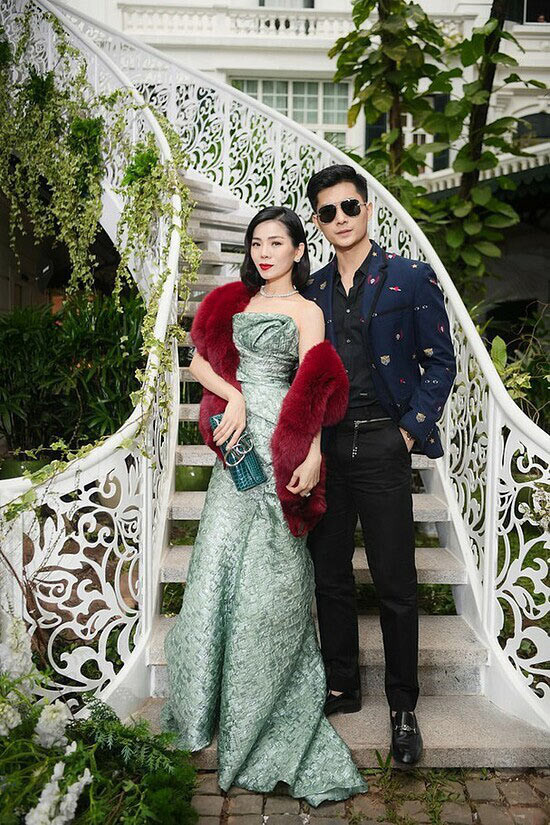 Cô và người tình tin đồn, người mẫu Lâm Bảo Châu cũng thường xuyên cùng nhau xuất hiện tại các sự kiện.