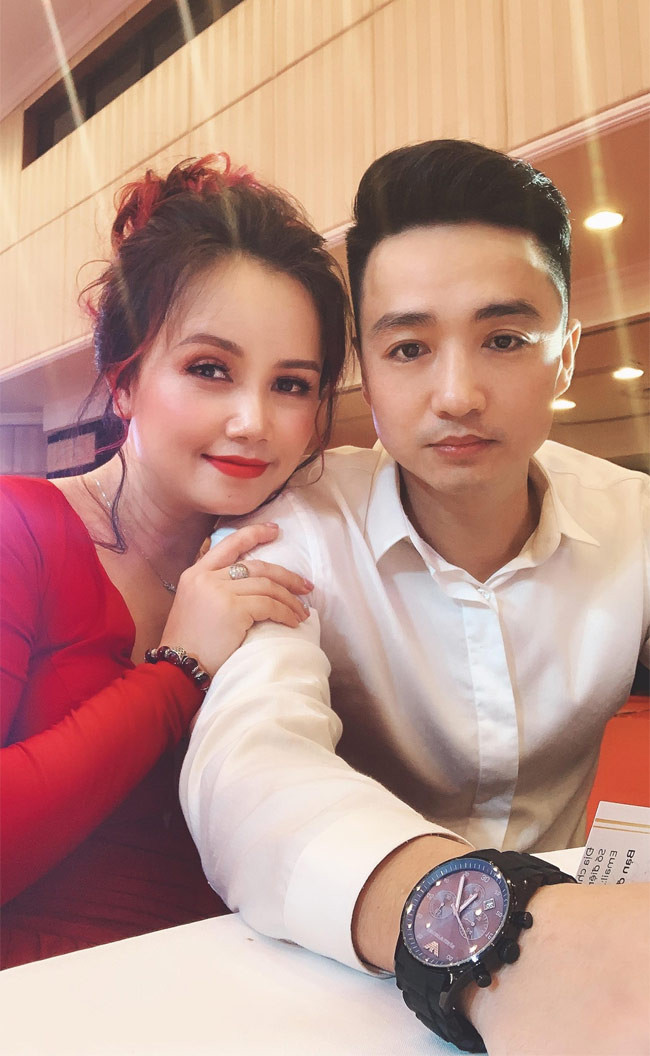 Thế nên khi cô tuyên bố ly hôn chồng thứ 4 (ảnh), nhiều người tỏ ra bất ngờ. Người chồng thứ 4 còn tố “cô Xuyến” lăng nhăng với trai trẻ khi anh làm ăn thất bại.