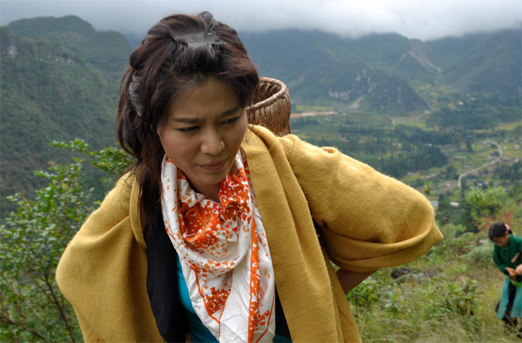 Hoa hậu Việt Nam 1994 từng viết kịch bản bộ phim ngắn “Người khác” và cô cũng thủ vai chính trong phim này. Phim được gửi đi dự liên hoan phim quốc tế và lọt vào top 3 phim hay nhất của VNIFF.